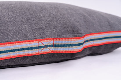 Cojin Banda Multicolor Gris